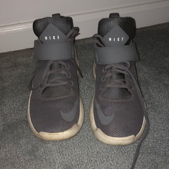 Athletic shoes - Picture 1 of 4